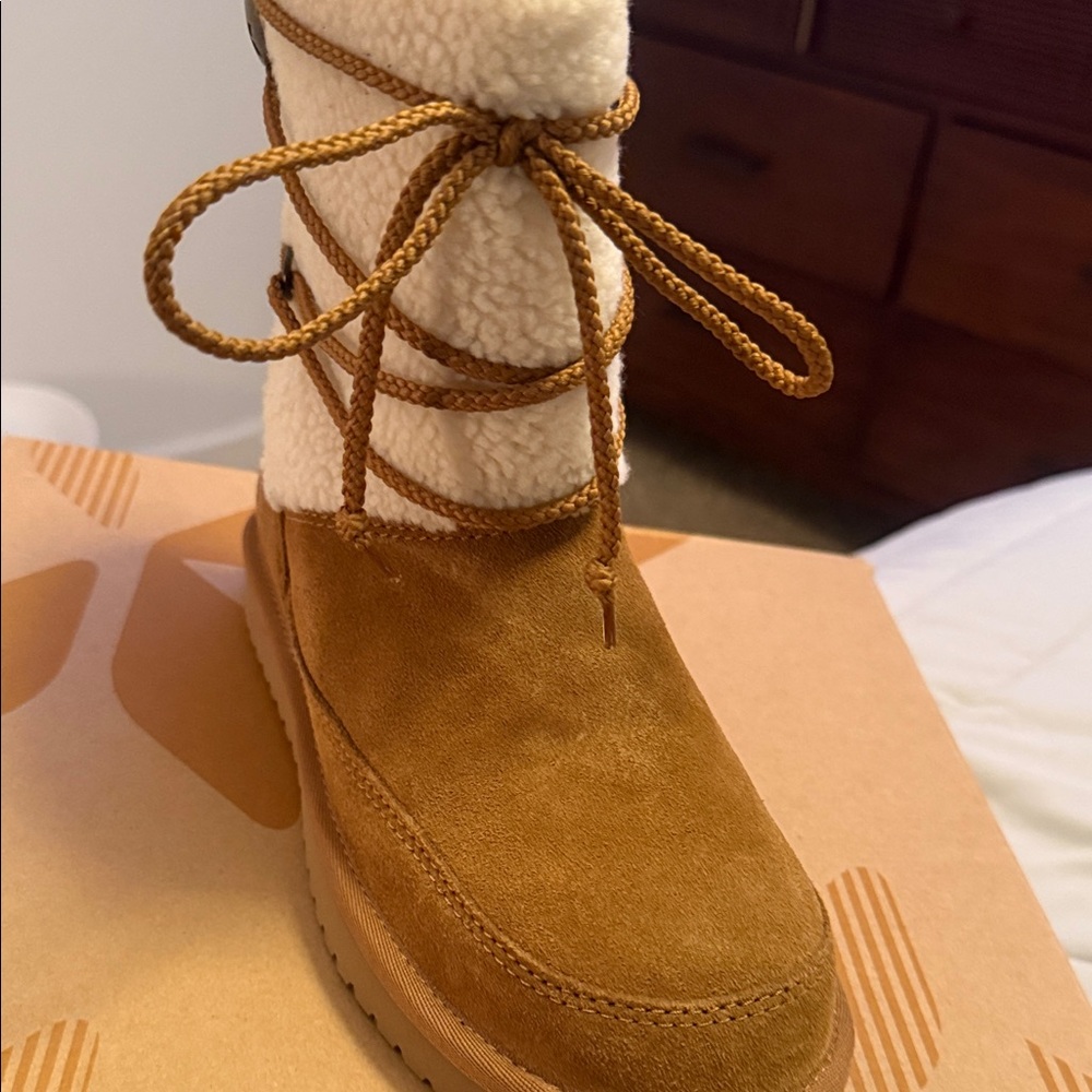 Koolaburra Tan and Cream Winter Boots